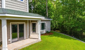 130 Willowbrook Dr, Arapahoe, NC 28510
