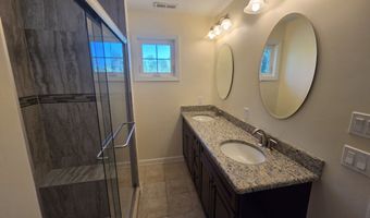 10 Oak Meadows Dr 10, Brookfield, CT 06804