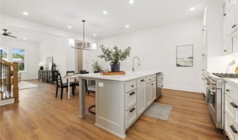 823 NW 14th St, Bentonville, AR 72712