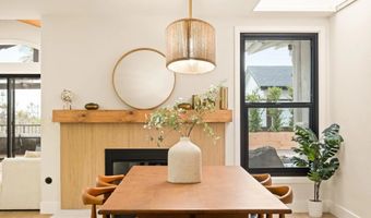 3985 Syme Dr, Carlsbad, CA 92008