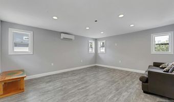 556 Sandra Pl, Teaneck, NJ 07666