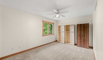 201 11th St NW, Altoona, IA 50009