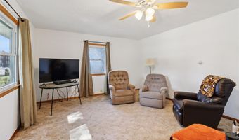 712 Rapids St, Adel, IA 50003