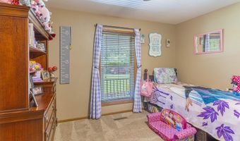 2104 Cedarcrest Ct, Arkansas City, KS 67005