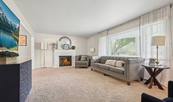 1527 Glenking Ln, Alliance, OH 44601