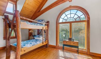 300 Eagle Point Dr, Albany, KY 42602