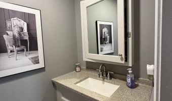 80 Baldwin Dr, Bangor, ME 04401