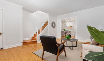 1021 S BARTON St 120, Arlington, VA 22204
