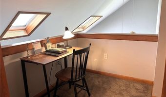 29 Stony Acre Dr, Cranston, RI 02920