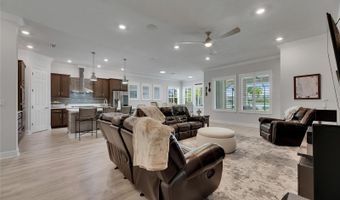 7420 PARADISO Dr, Apollo Beach, FL 33572