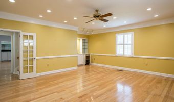 220 Lake Shore Dr, Alma, GA 31510