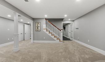 15 Hubbard Ln, Bolton, MA 01740