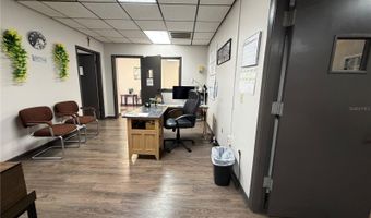 208 E LAKE Ave, Auburndale, FL 33823