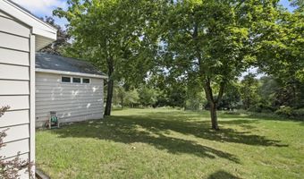 6040 Adacroft Dr SE, Ada, MI 49301
