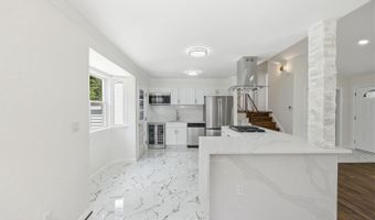 9831 SINGLETON Dr, Bethesda, MD 20817