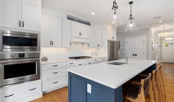 48 TRAVELERS Ct, East Greenwich, RI 02818
