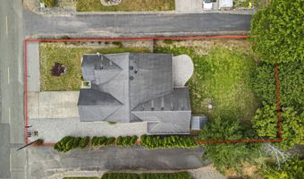 732 3RD St, Brookings, OR 97415