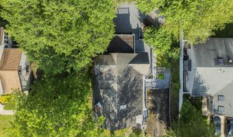 76 9th St, Belford, NJ 07718