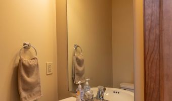 107 Birchwood Rd, Blakeslee, PA 18610