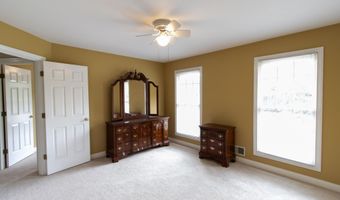 915 Woods Run Rd, Bardstown, KY 40004