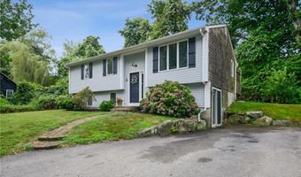 35 Old Town Trl, Narragansett, RI 02882