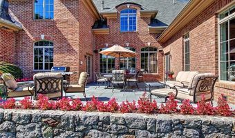 4 Pine Tree Ln, Lincoln, RI 02865