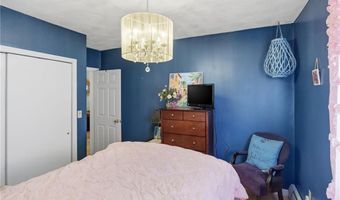 76 Sabra St, Cranston, RI 02910