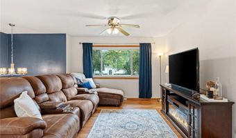 956 Blackoaks Ln, Anoka, MN 55303