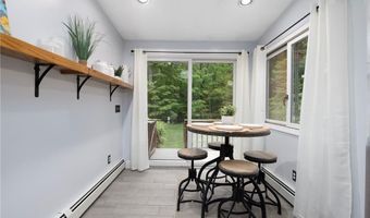 12 Robin Vale Dr, Glocester, RI 02857