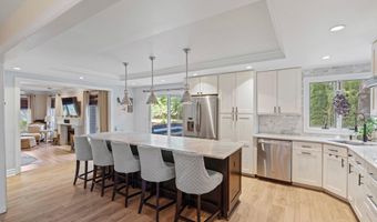 13 Colton Ct, Bayville, NJ 08721
