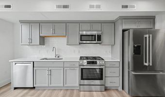 701 N HENRY St 306, Alexandria, VA 22314
