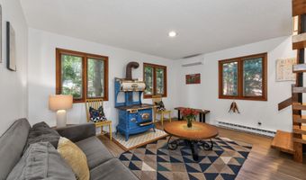 55 Lakeview Dr, Adirondack, NY 12808