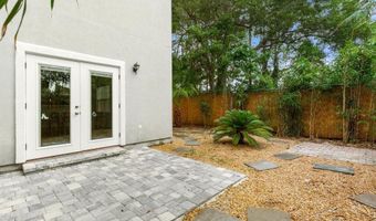 66 W 14TH St, Atlantic Beach, FL 32233