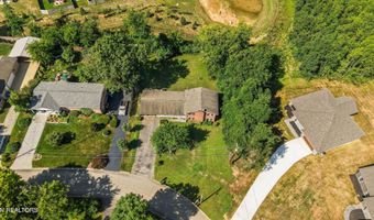 1061 S Linden Dr, Alcoa, TN 37701