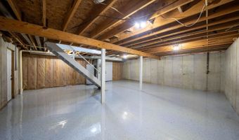 304 Sunset Dr, Aurora, IN 47001