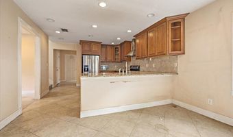 301 2ND St, Atlantic Beach, FL 32233