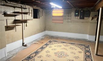 2543 Burlingham Dr, Ashtabula, OH 44004