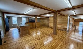 4402 220Th Trl, Amana, IA 52203