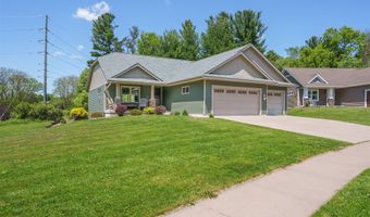 2544 Avery Ln, Altoona, WI 54720