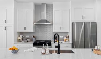 2550 FARMSTEAD Dr, Rockville, MD 20850