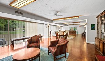 1300 ARMY NAVY Dr 816, Arlington, VA 22202