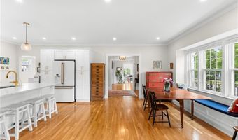 1144 Narragansett Blvd, Cranston, RI 02905