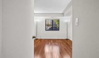 5904 MOUNT EAGLE Dr 105, Alexandria, VA 22303