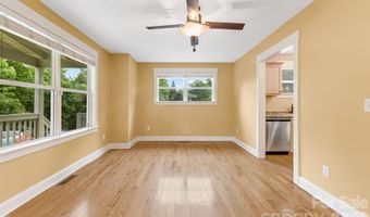 2 Cottage Cove Ln, Asheville, NC 28803