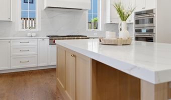 7705 HOLIDAY Ter, Bethesda, MD 20817