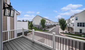 2856 Ridington Rd, Ann Arbor, MI 48105