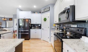 1123 N Dewey St, Auburn, IN 46706