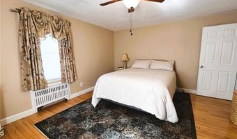 29 Stony Acre Dr, Cranston, RI 02920