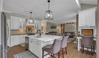 6 Surle Ct, Bayville, NJ 08721