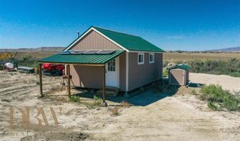 24 Lane 3, Deaver, WY 82421